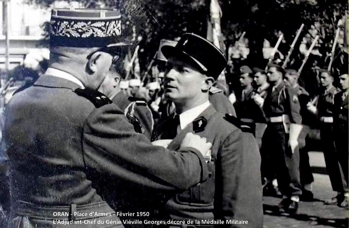 1208- Oran - Place d'Armes - Prise d'Armes - Fevrier 1950  2.JPG